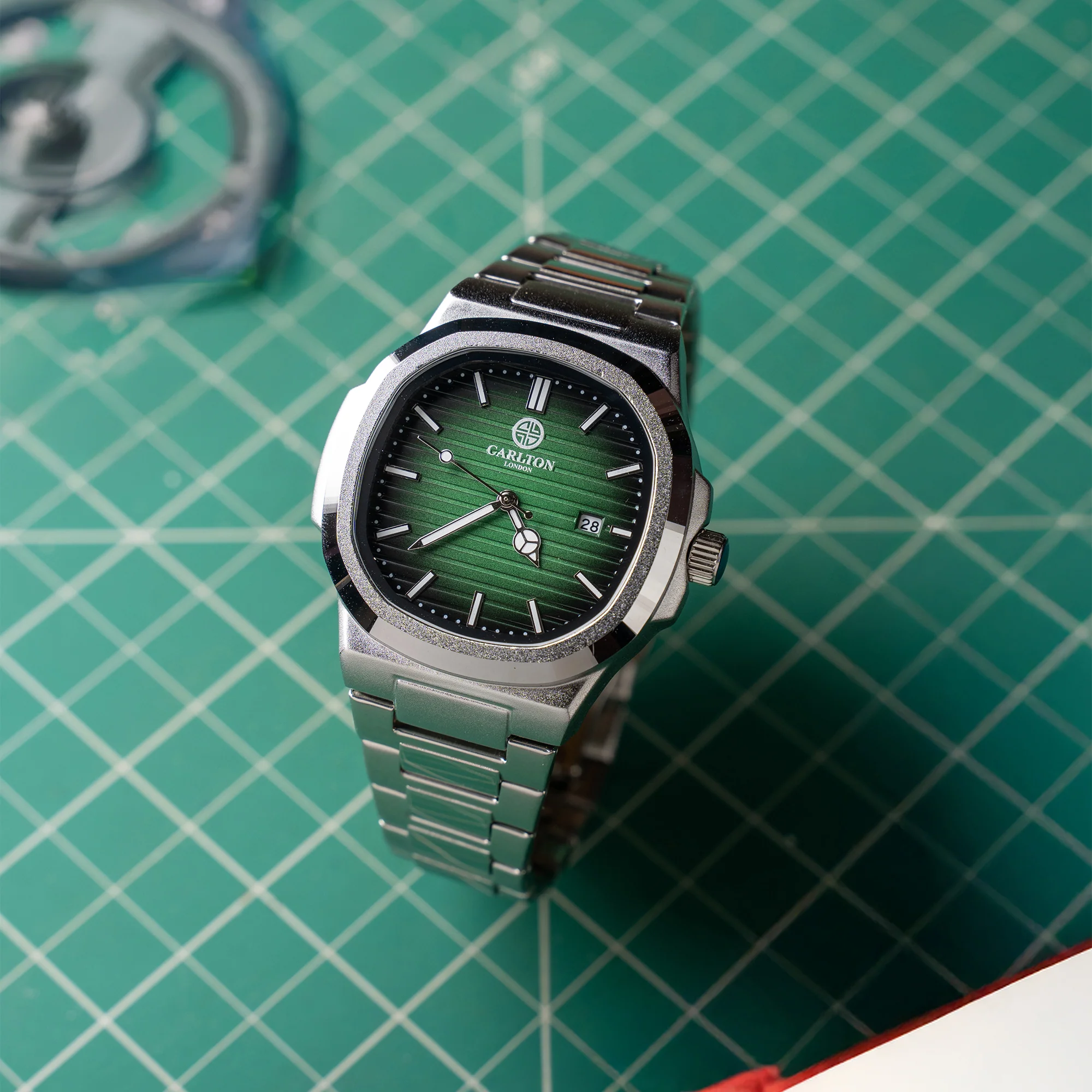 Arthur: Men's Green/Silver Stainless Steel Analog Watch - CLSGRNNM - Image 3