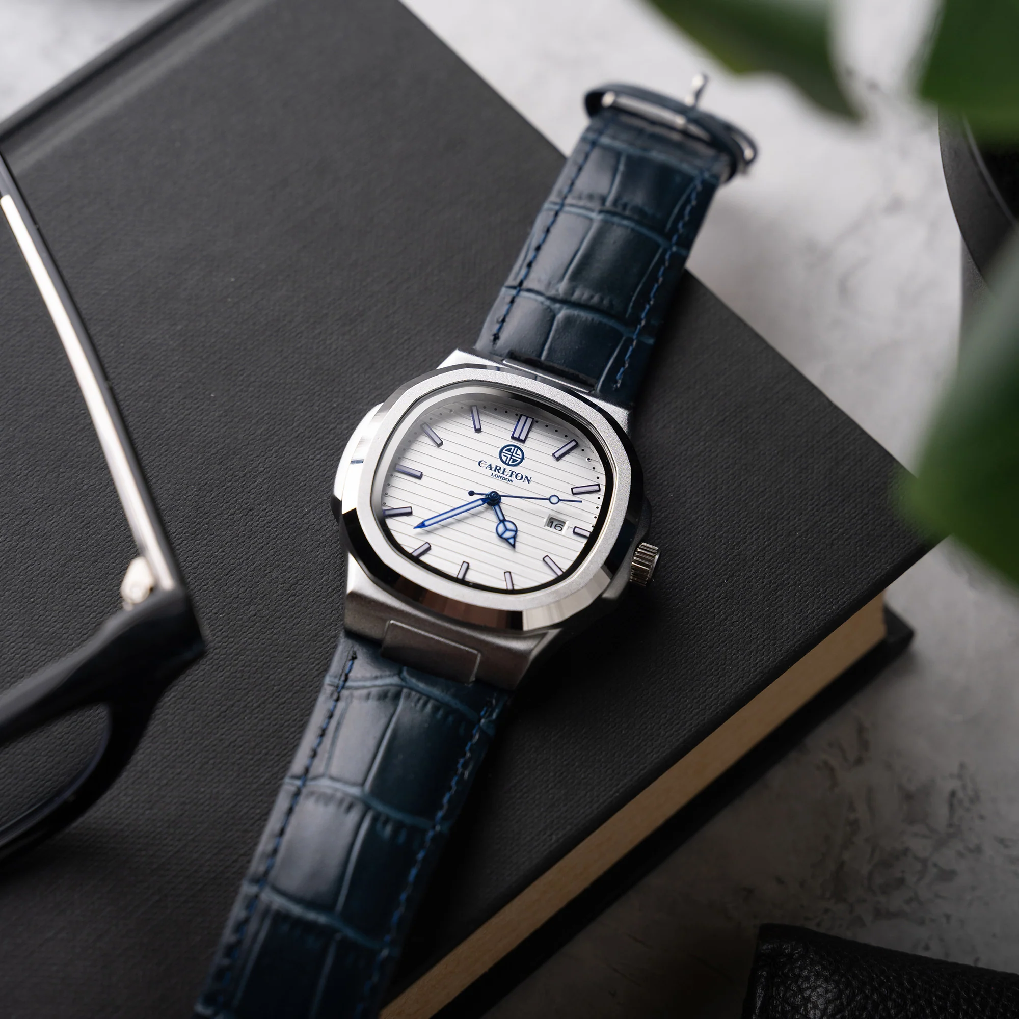 Carlton London Men Jordan White/Blue Analog Watch - CLJOR-005 - Image 4