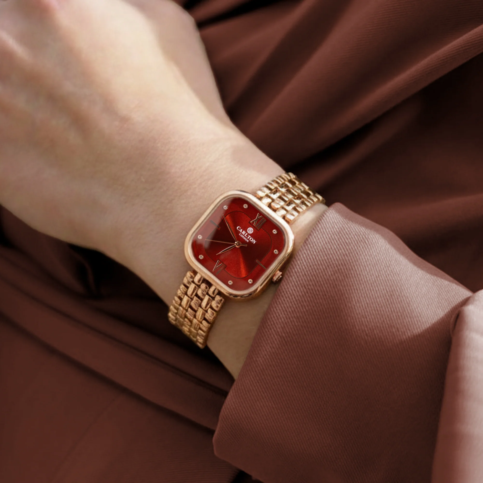 Chelsea: Women Gold / Red Stainless Steel Analog Watch - CLSSCRED - Image 5