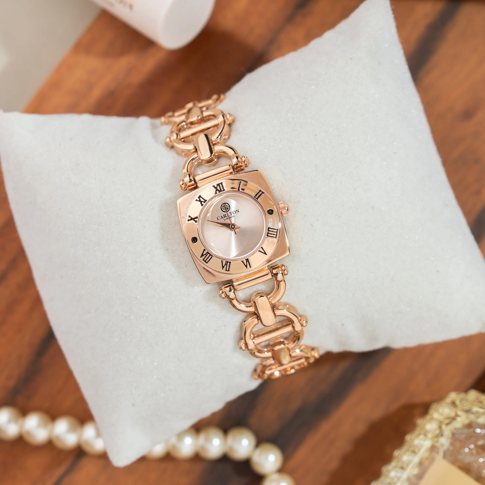Florance Women White Analog Watch - CLGCW-001 - Image 4